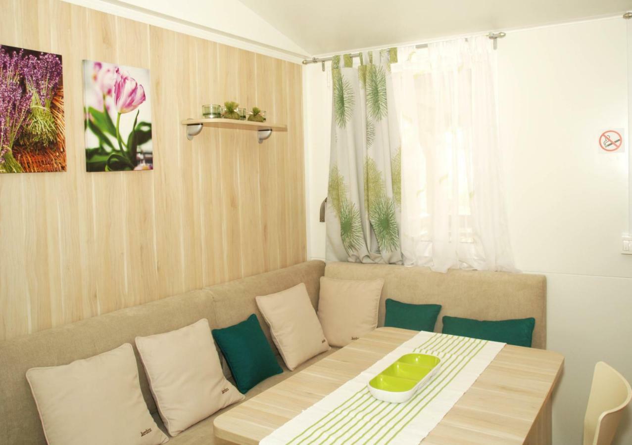 بيوغْغاد نا موغو Pine And Lavander Home المظهر الخارجي الصورة